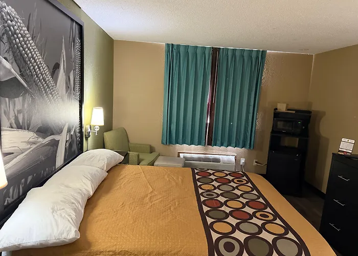 At I-39 Hotel