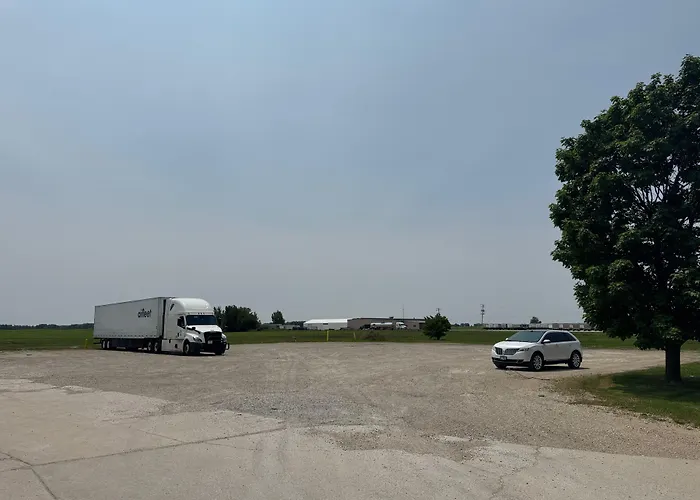 At I-39 3*