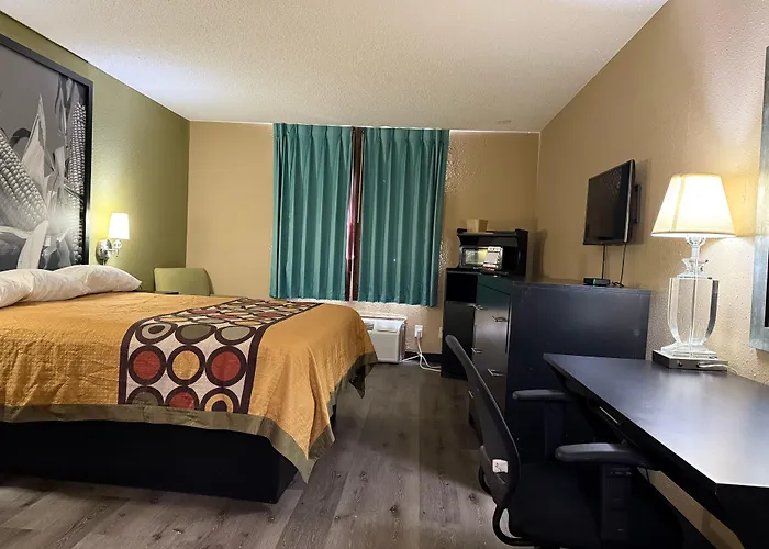 Hotel At I-39